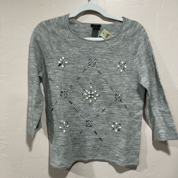 Ann Taylor Sweaters - Ann Taylor Womens Gray Sweater
Rhinestoned Floral 3/4 Sleeve Size
Small
